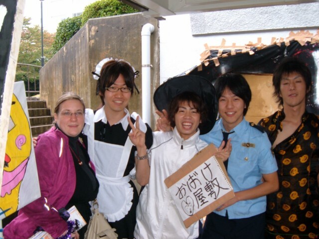 Trường Cao Đẳng Ngoại Ngữ Fukuoka với đội ngũ giáo viên tận tâm 3
