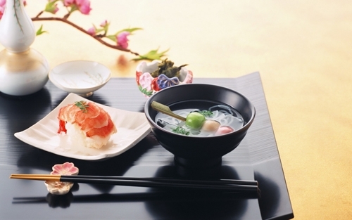 10 điều cần tránh khi dùng bữa ăn cùng người Nhật